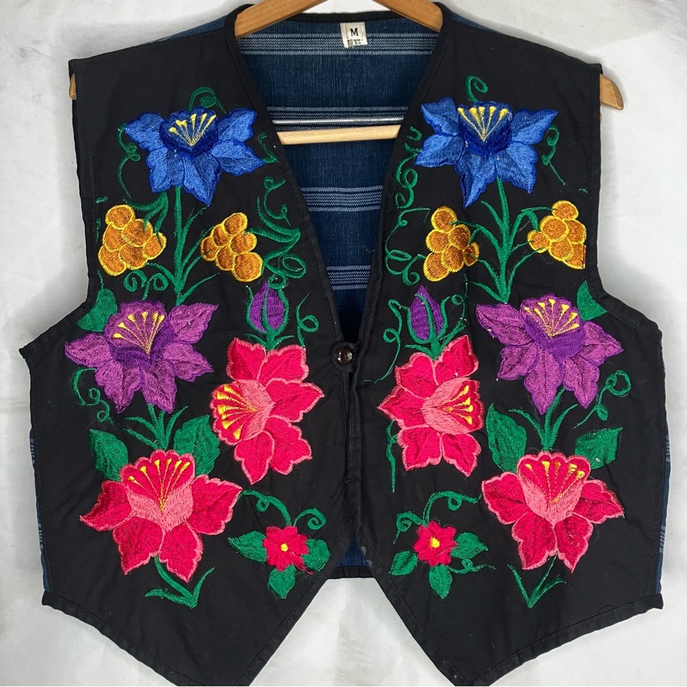 Vintage Guatemalan floral embroidered vest M